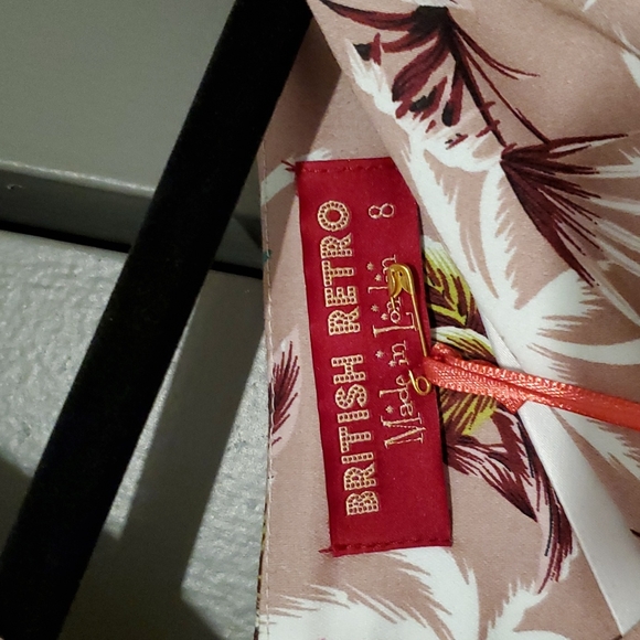 NWT British Retro Size 8UK/4US Brown with Flowers Full Circle Dress - Picture 4 of 5